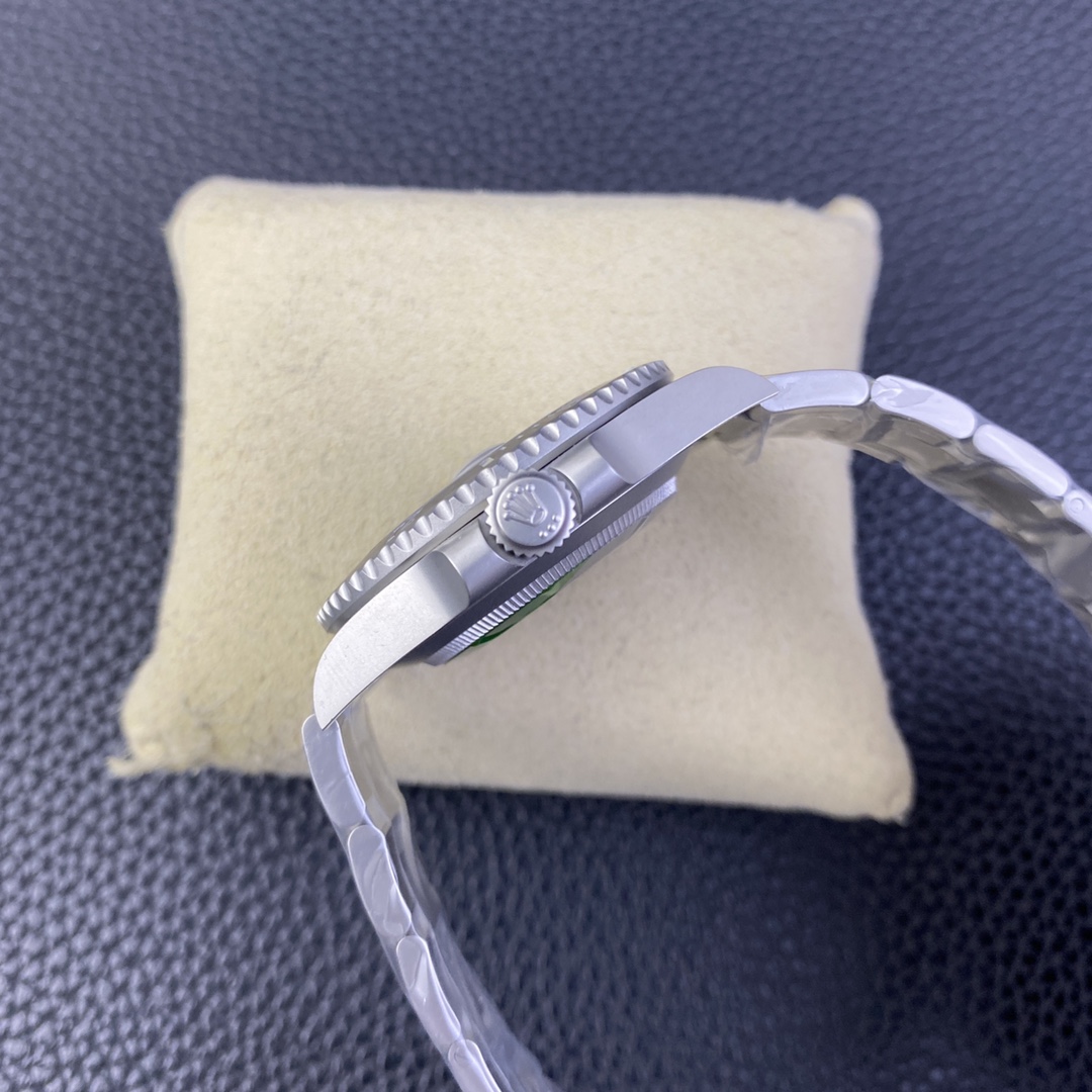 Custom Rolex Submariner Carbon Fiber