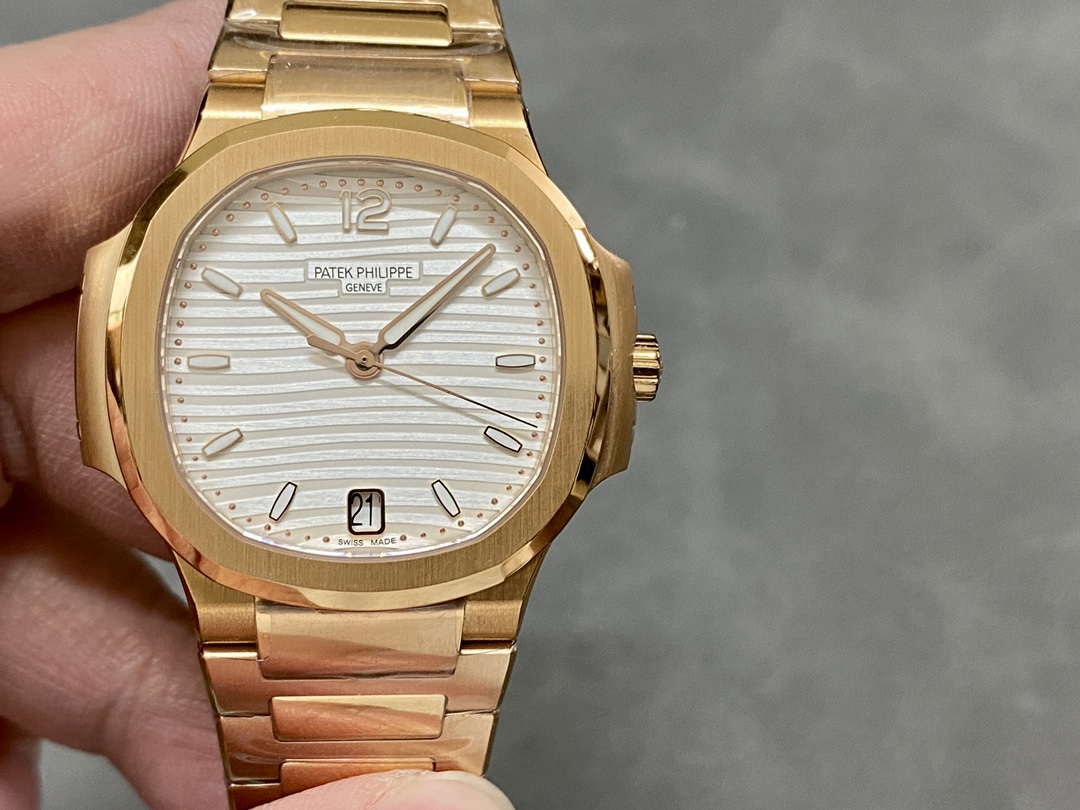 Replica Patek Philippe Nautilus 7118 1R 001 40mm Mens Watch