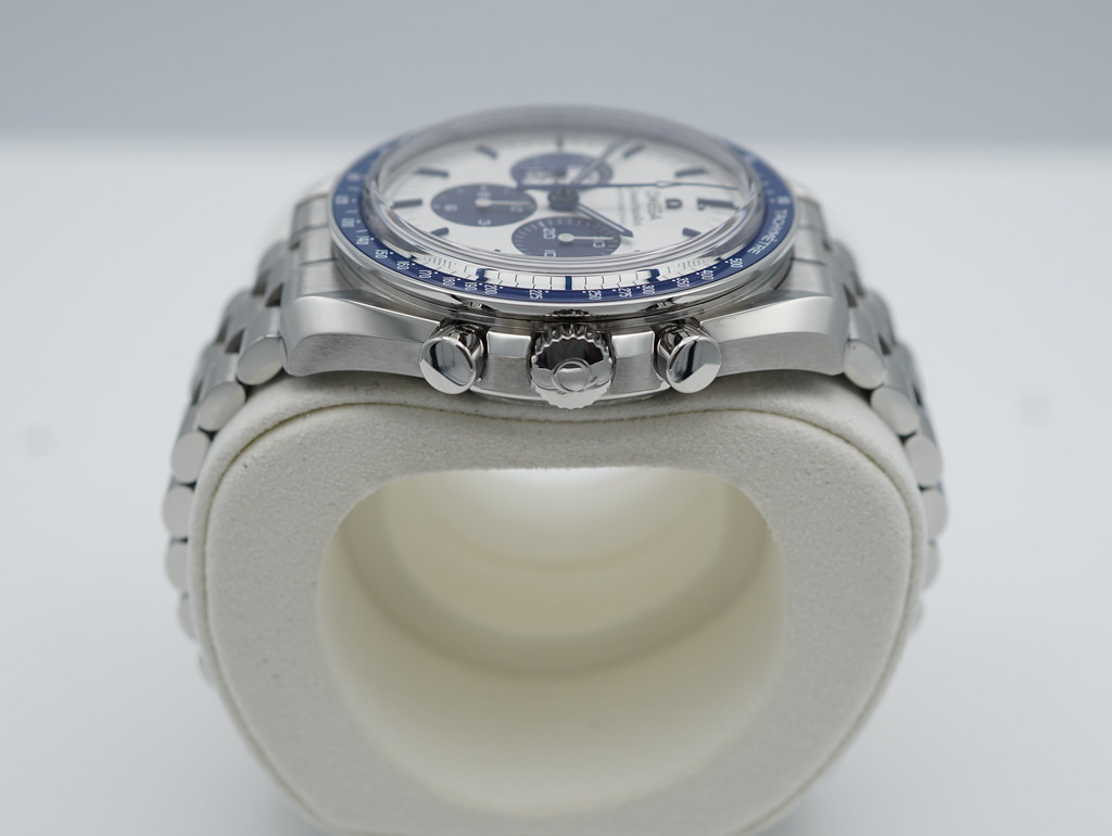 Omega Speedmaster Silver Snoopy Award Replica