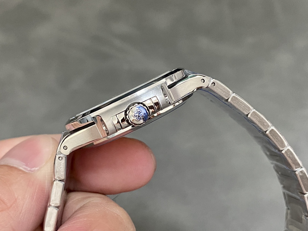 Replica Patek Philippe Nautilus 7118 1200A 011 Stainless Steel 40mm Mens Watch