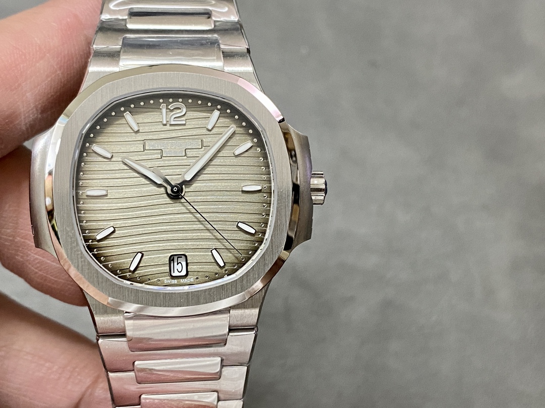 Patek Philippe Ladies Nautilus Blue Dial and Grey Dial 7118 1A 001 35.2mm