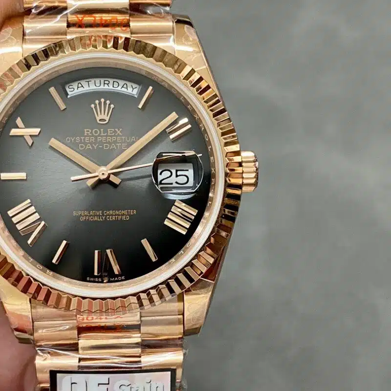 Rolex Day Date in 18 ct Everose Gold M228235 0055 40mm
