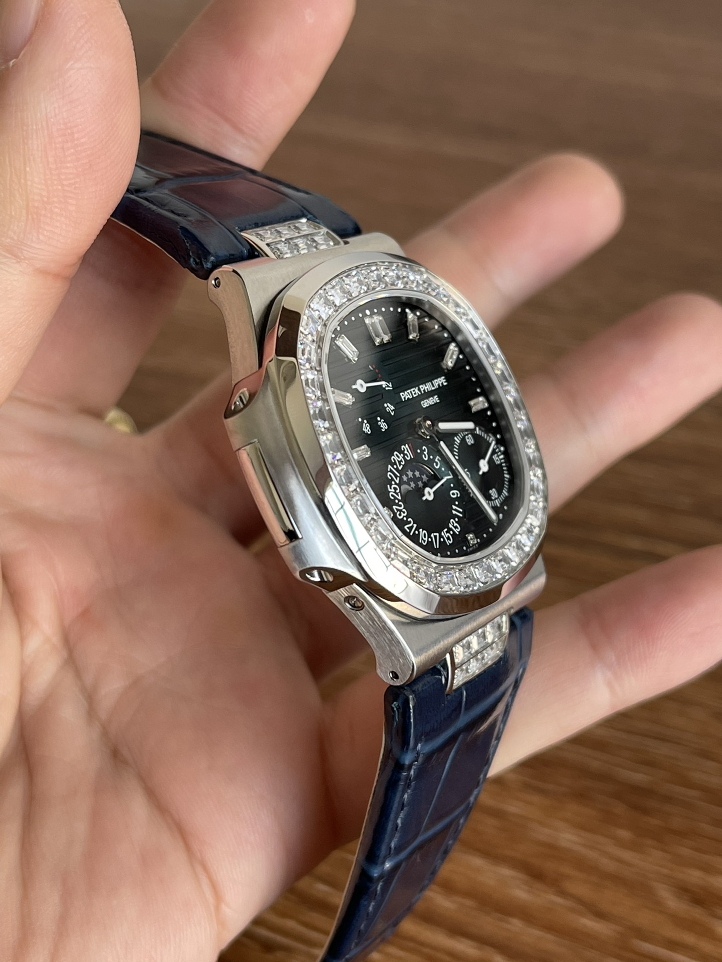 Patek Philippe Nautilus Moon Phases Black 5724G 001 40mm