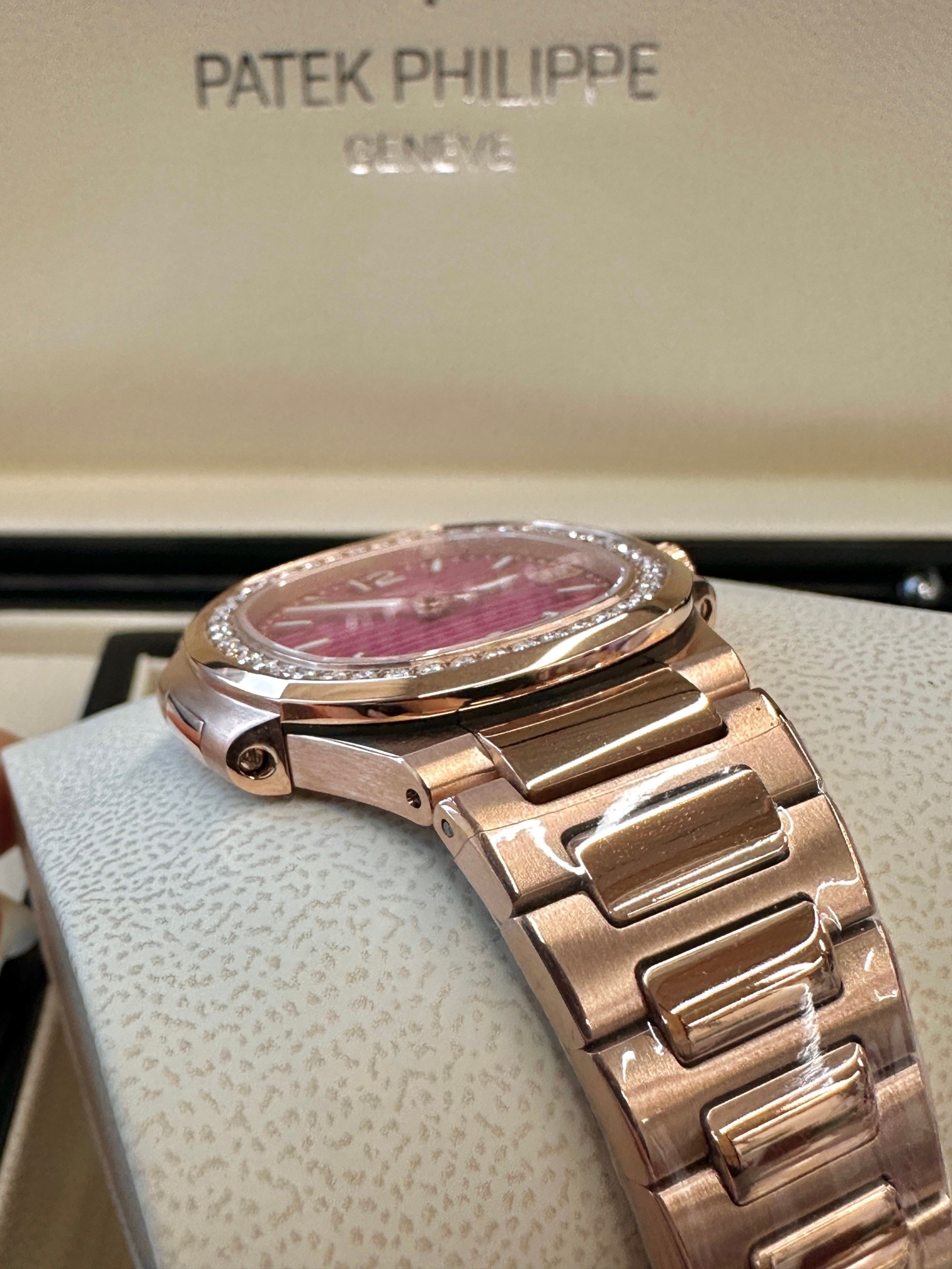 Patek Philippe Nautilus 7010 1R 013 Purple Dial 32mm