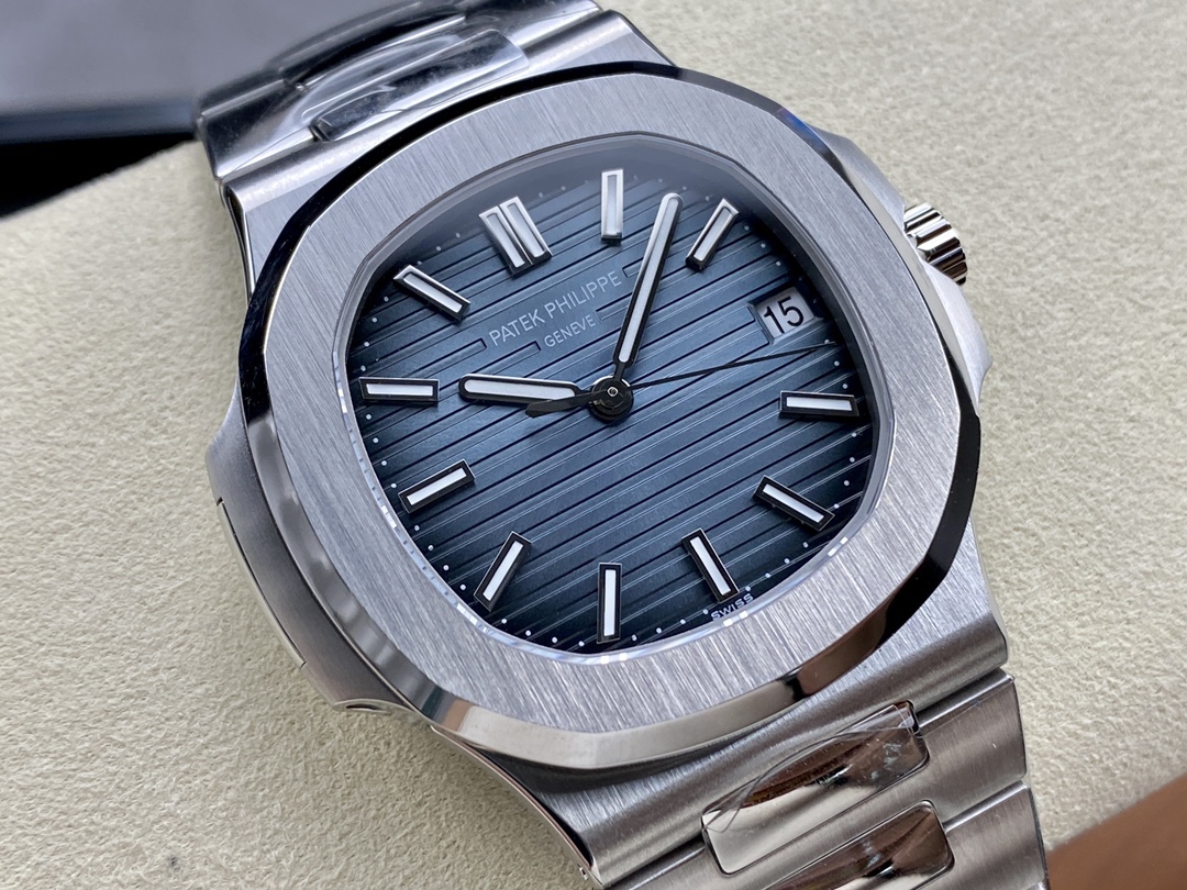 Replica Patek Philippe Nautilus 5711 1A Blue Dial 40mm Mens Watch