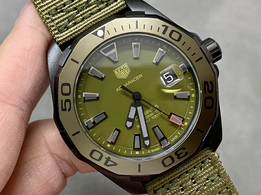 Tag Heuer Aquaracer Khaki Matte Dial Automatic WAY208E.FC8222 43mm