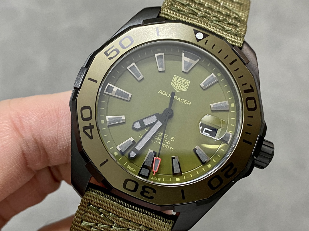 Tag Heuer Aquaracer Khaki Matte Dial Automatic WAY208E.FC8222 43mm
