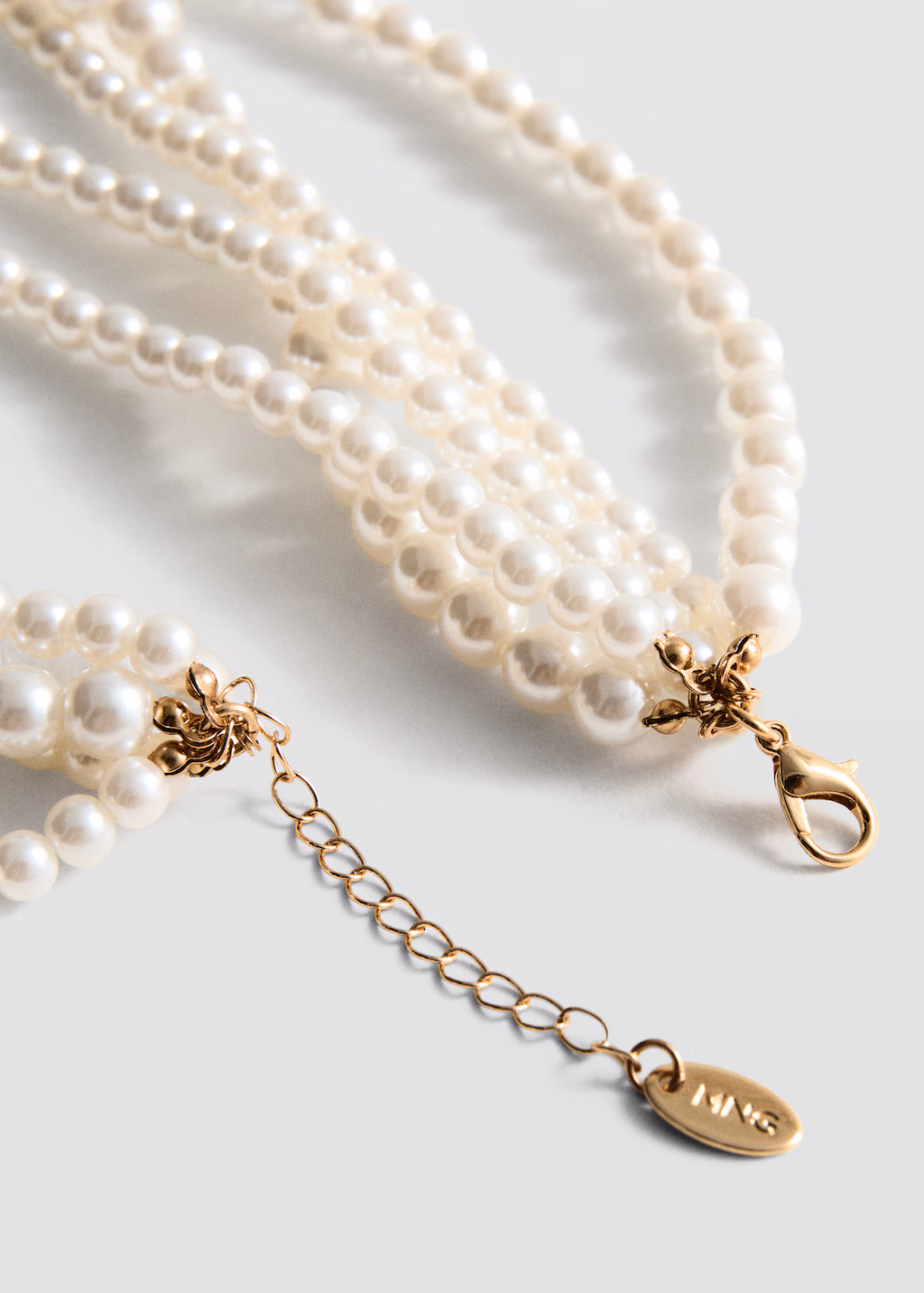 Multiple-strand pearl necklace - White