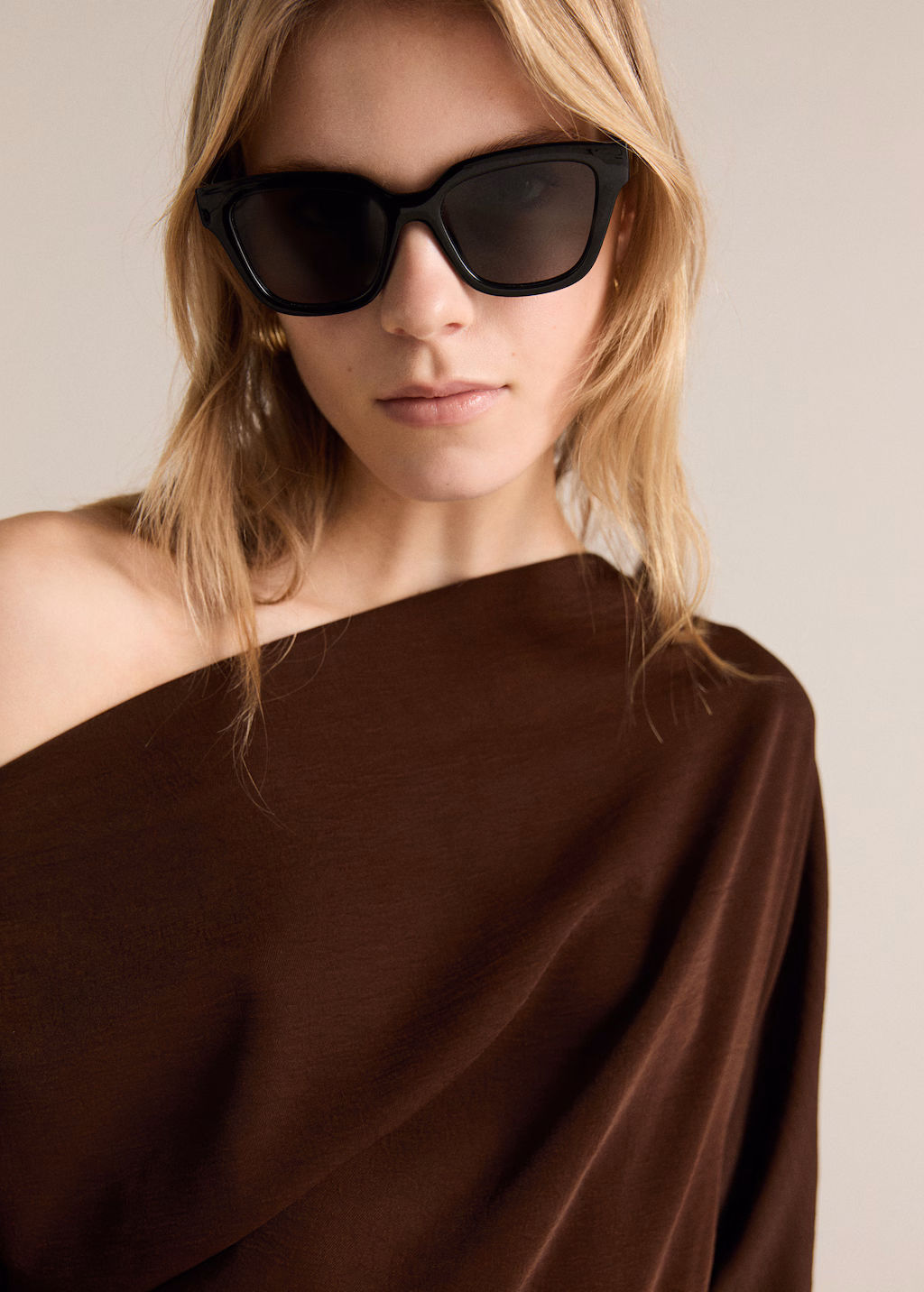Asymmetrical dress with gathered sides - Brown