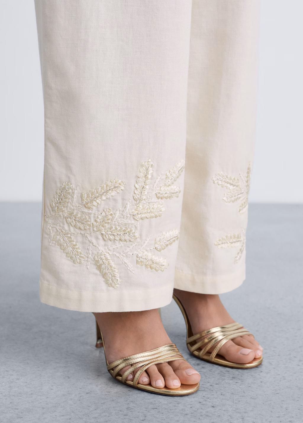 Embroidered straight-fit trousers - Off White