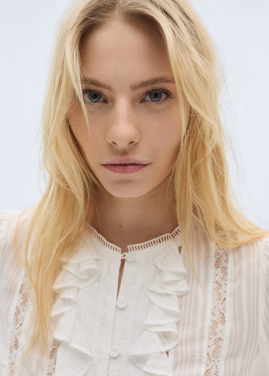 Blouse with ruffles and lace details - Off White