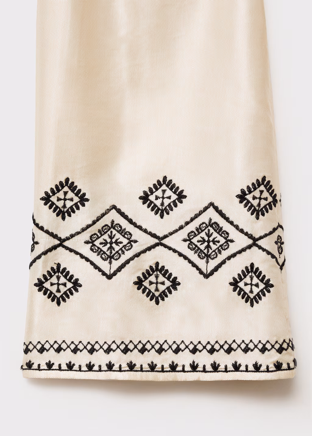 Embroidered satin blouse - Ecru