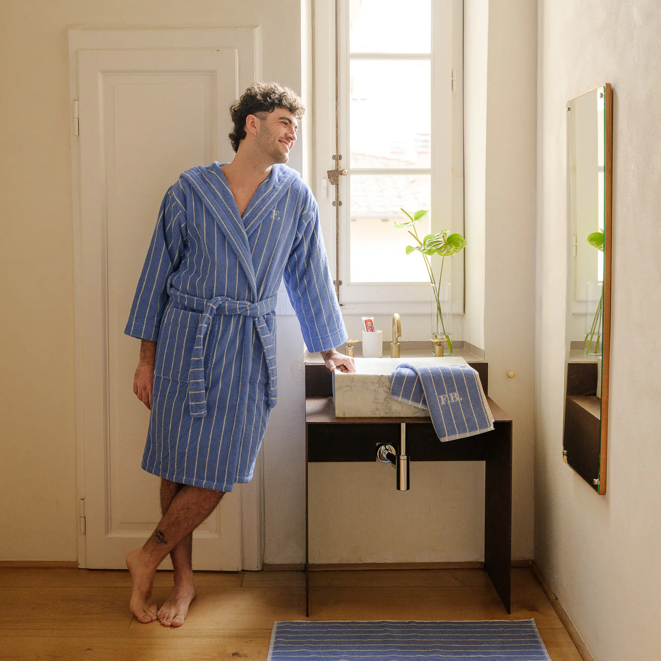 Bademantel Klassik mit Kapuze