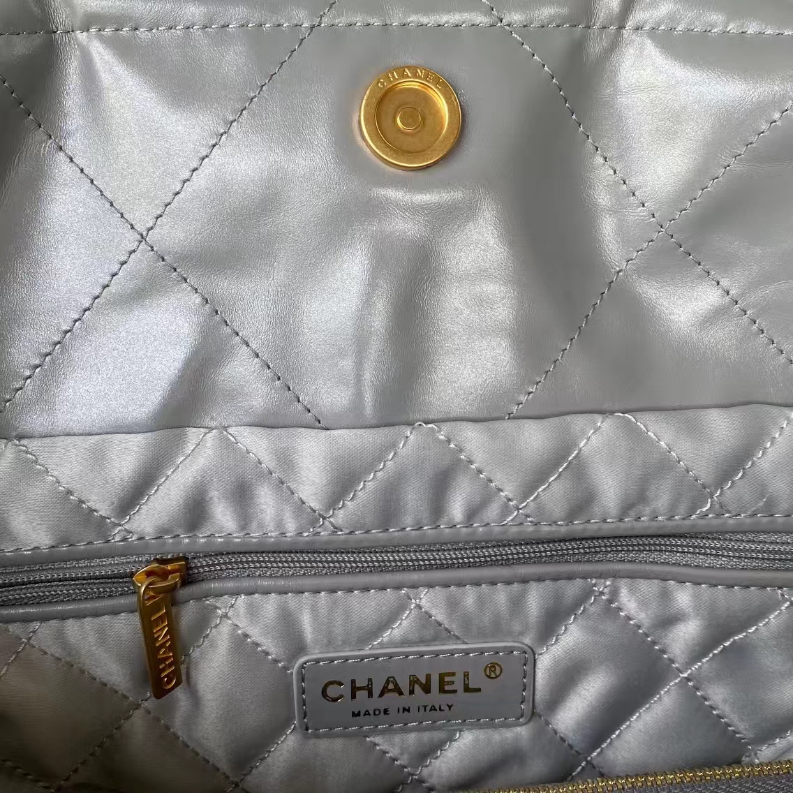 Replicate Chanel 22 AS3260 Small Bag Grey Calfskin Gold Hardware(1:1 replica)
