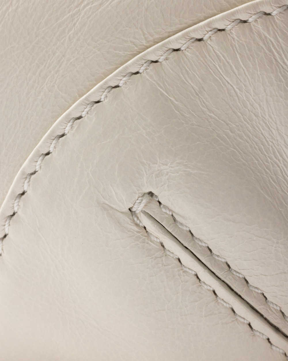 Replicate Prada Re-Edition 2002 Medium Leather Shoulder Bag(1:1 replica)