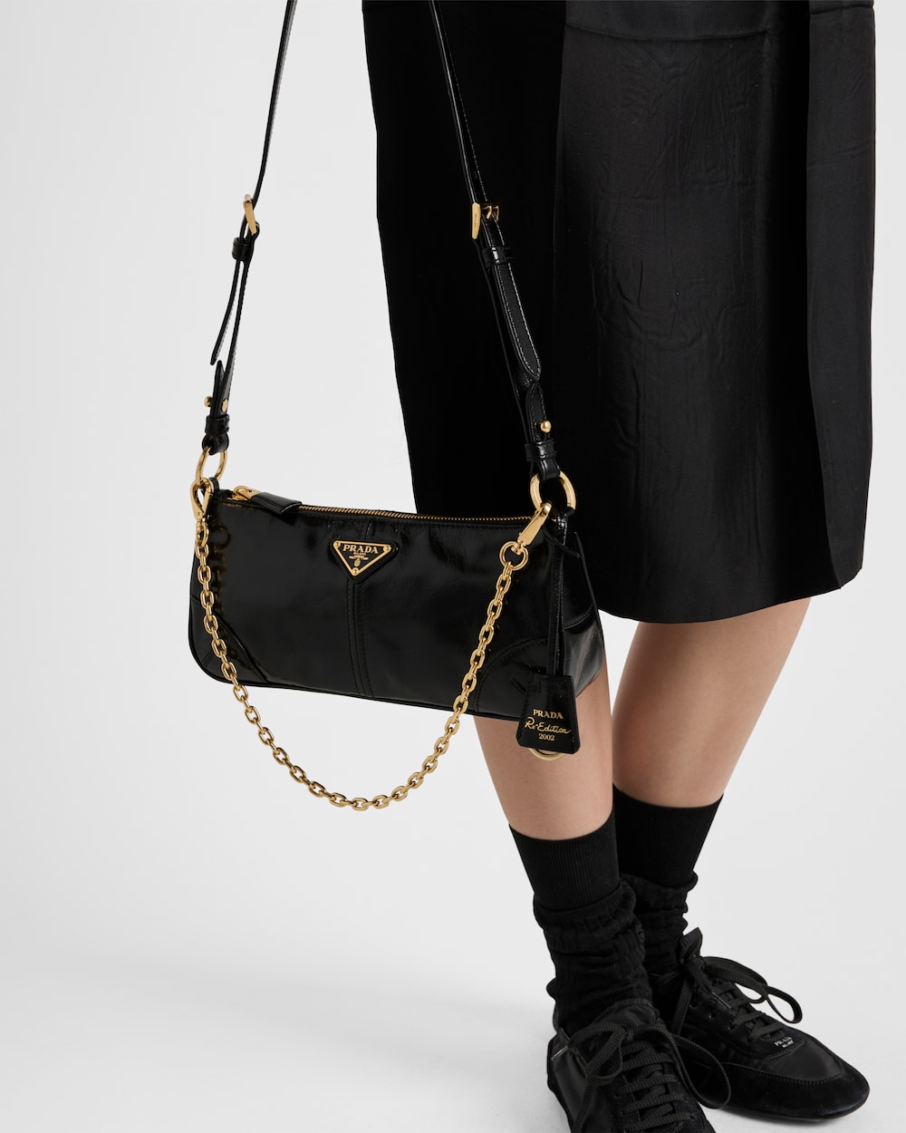 Replicate Prada Re-Edition 2002 Medium Leather Shoulder Bag(1:1 replica)