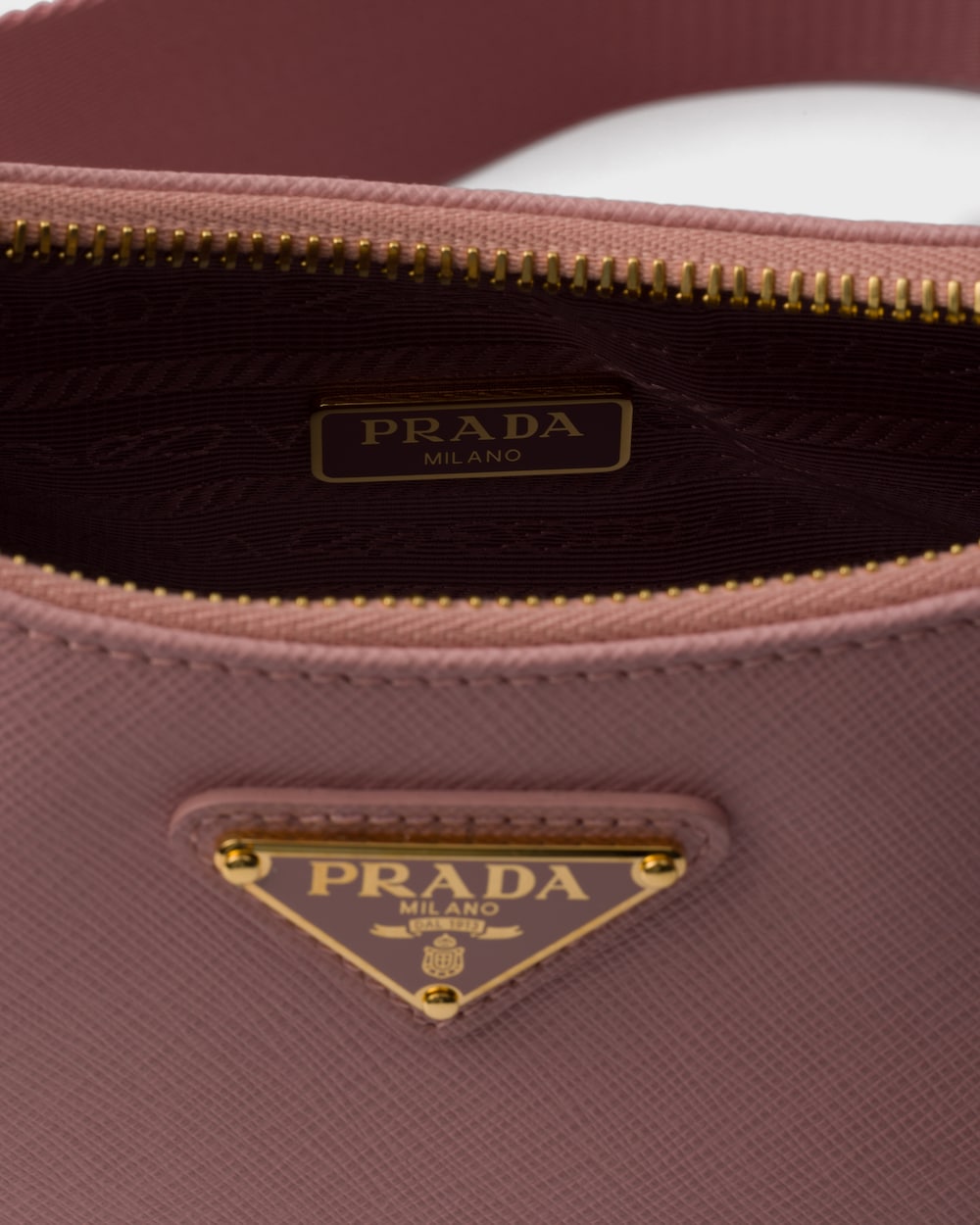 Replicate Prada Re-Edition 2005 Saffiano Leather Bag(1:1 replica)
