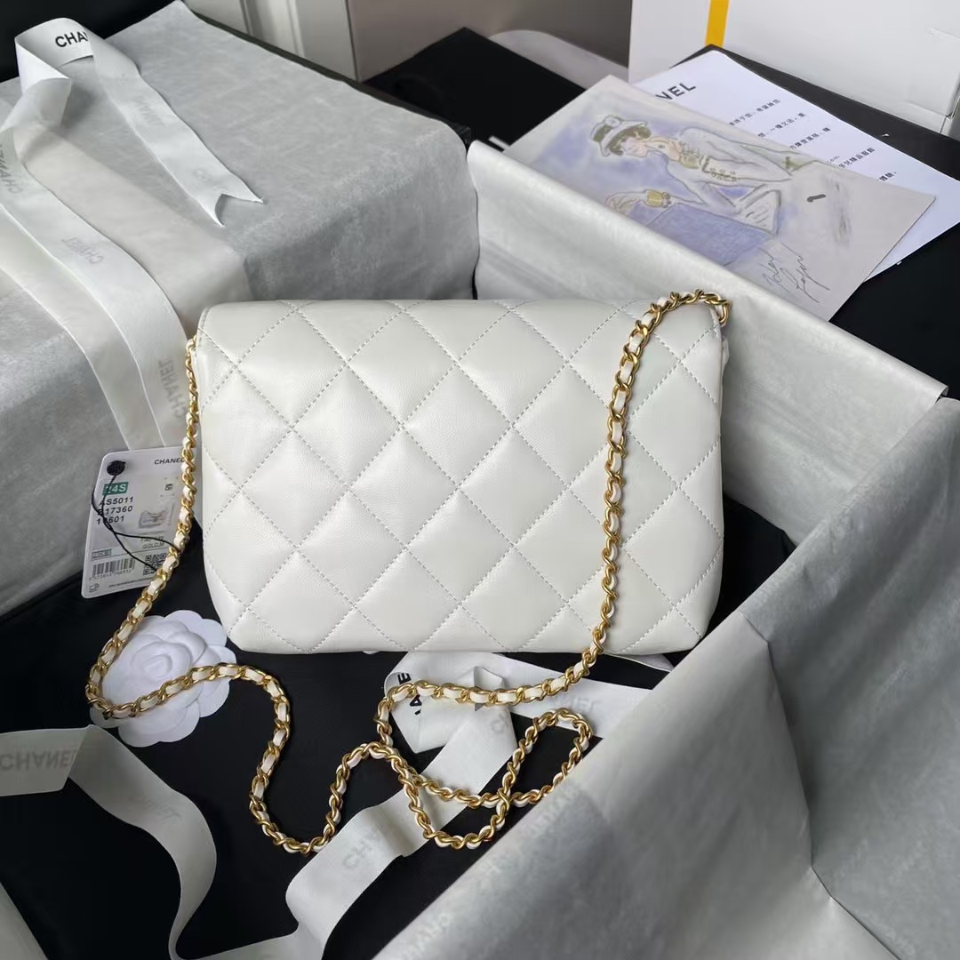 Replicate Chanel AS5011 Flap bag Shiny Lambskin Imitation Pearls   Gold-Tone Metal White(1:1 replica)