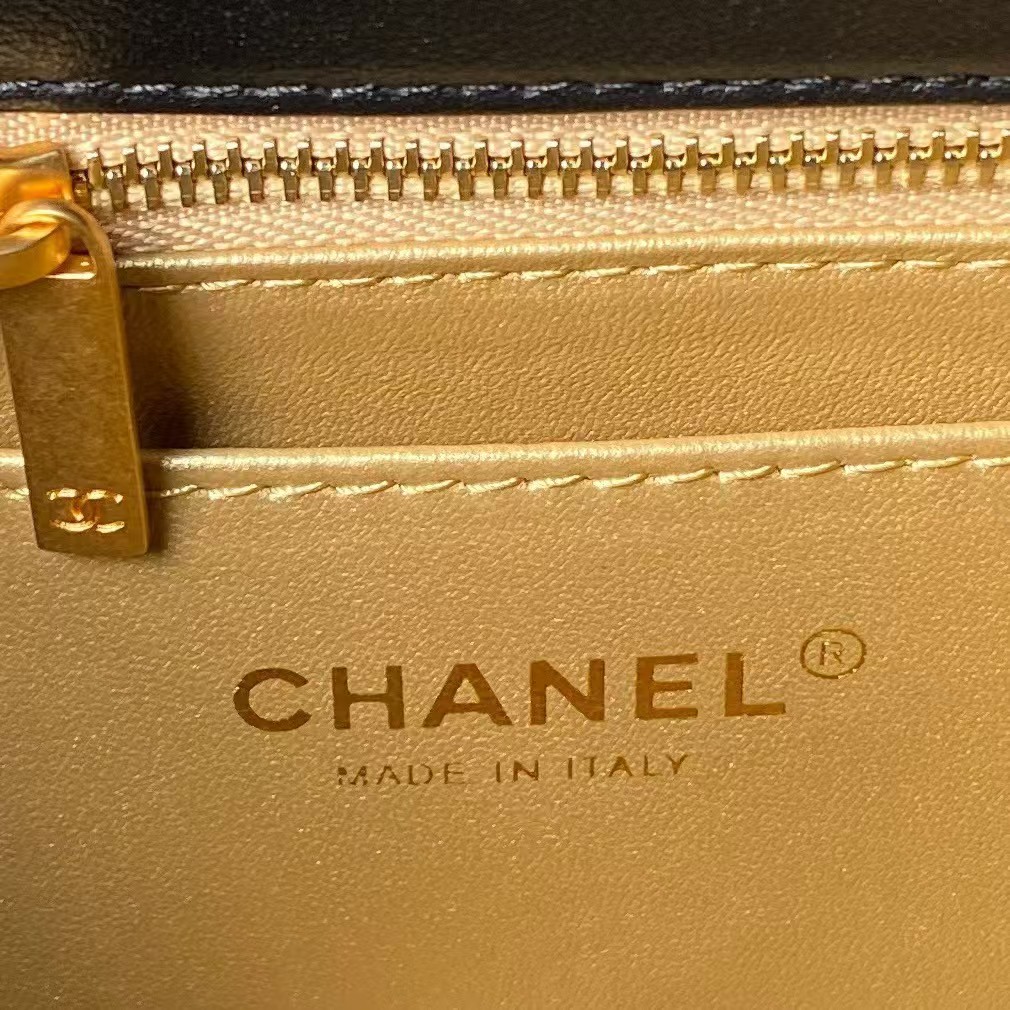 Replicate Chanel AS5011 Flap bag Shiny Lambskin Imitation Pearls   Gold-Tone Metal Black(1:1 replica)