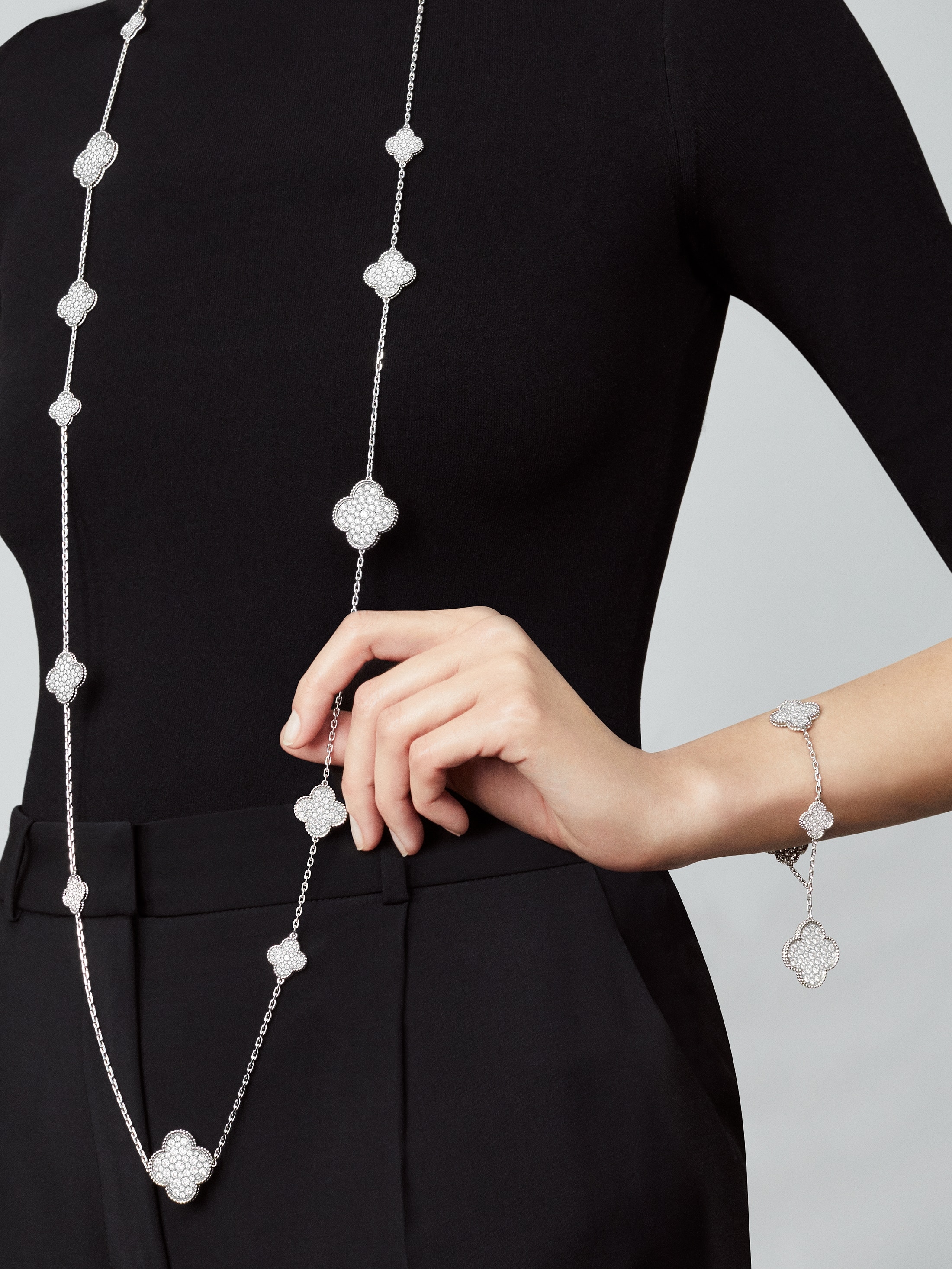 Replicate Magic Alhambra long necklace, 16 motifs(1:1 replica)