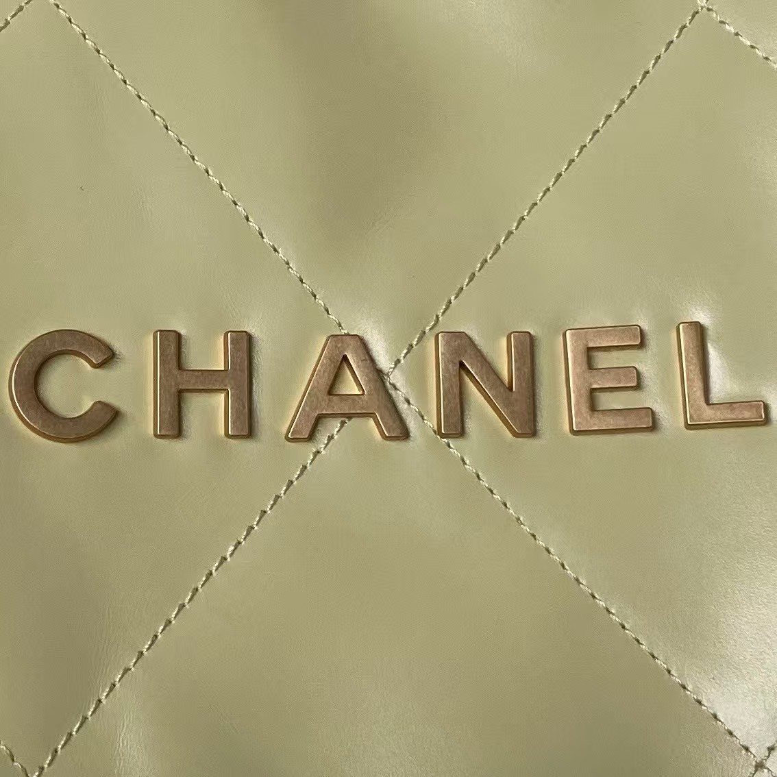 Replicate Chanel 22 Hobo Bag 24C AS4486 Gold Metallic Yellow Shiny Calfskin New Edition Horizontal(1:1 replica)