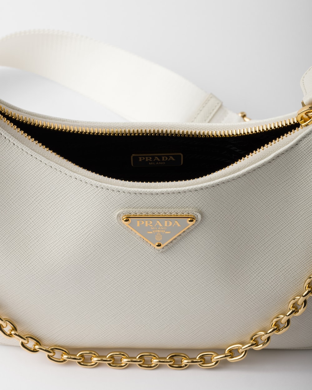 Replicate Prada Re-Edition 2005 Saffiano Leather Bag(1:1 replica)