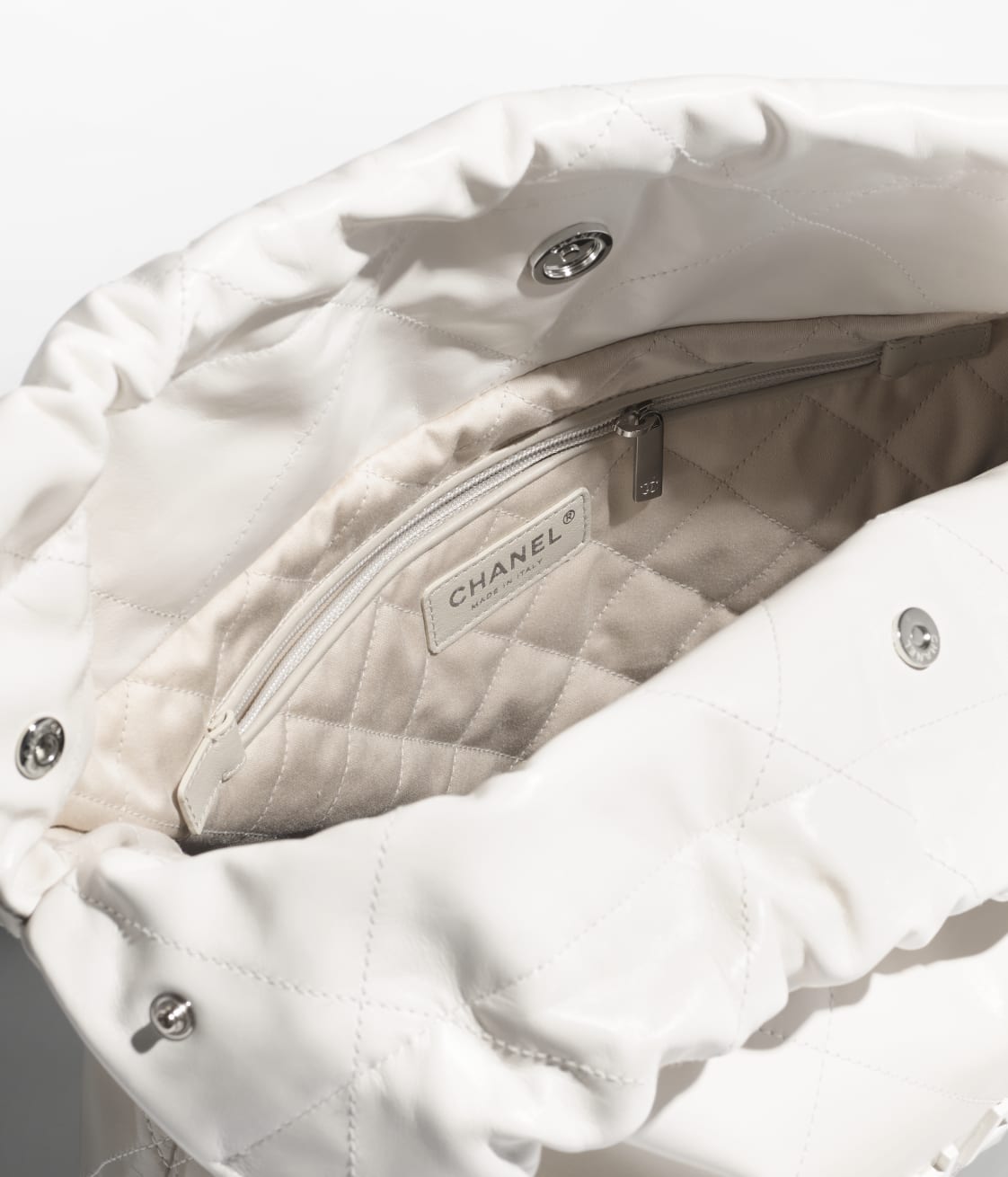 Replicate CHANEL 22 HANDBAG(1:1 replica)