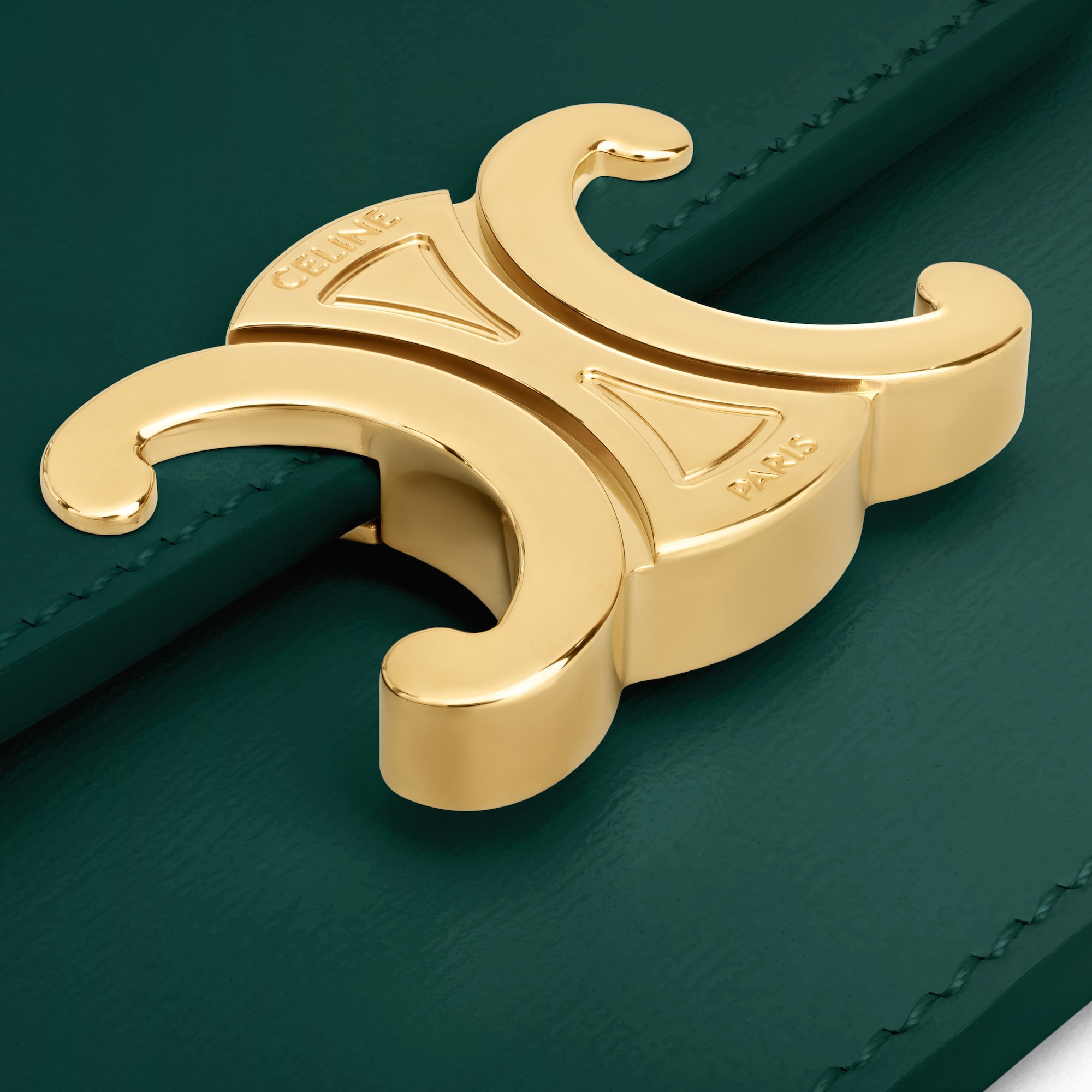 Replicate CARD HOLDER WITH FLAP TRIOMPHE IN SHINY CALFSKIN RACING GREEN(1:1 replica)