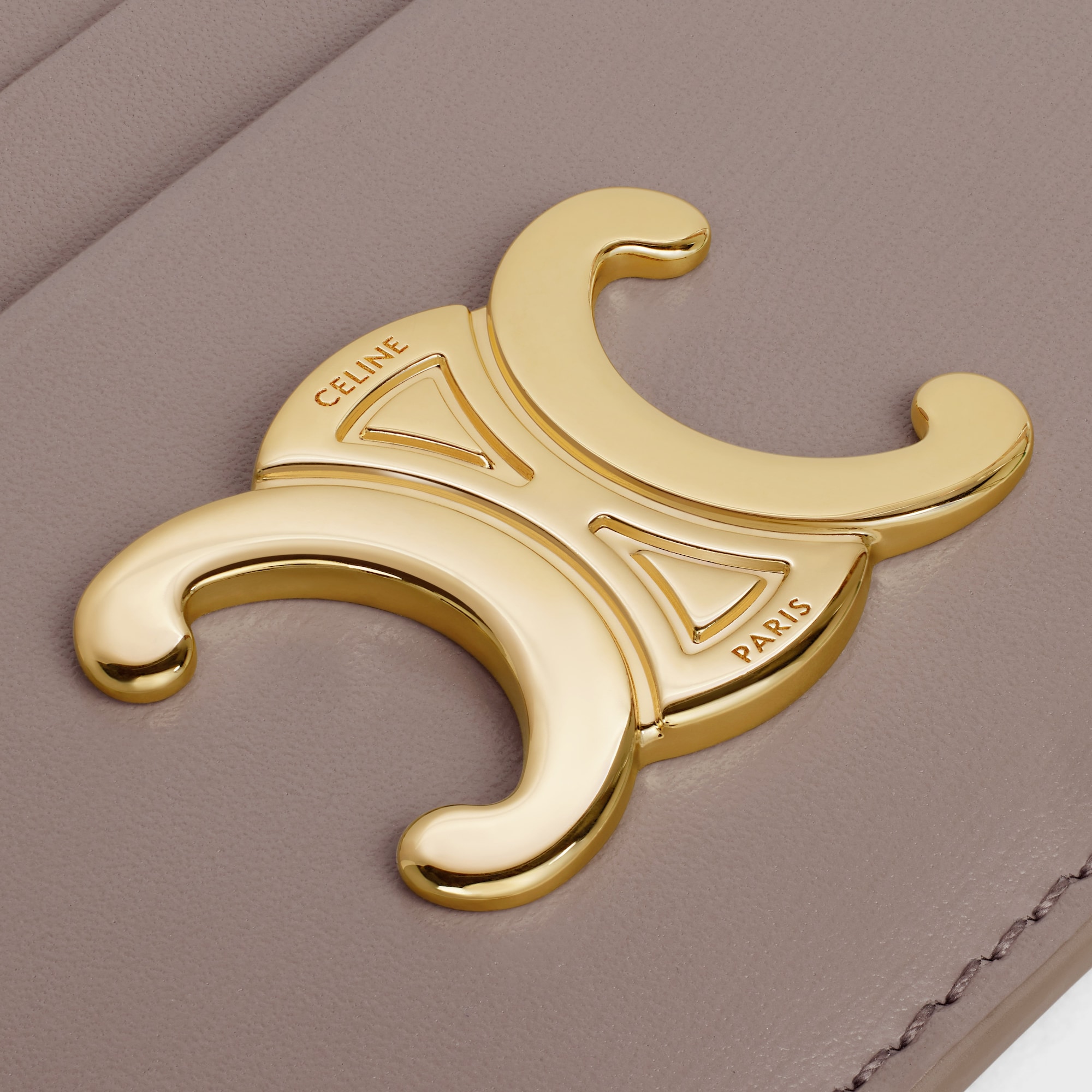 Replicate GET THE LATEST NEWS ABOUT CELINE PEBBLE(1:1 replica)