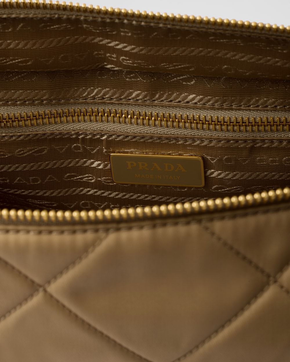 Replicate Prada Re-Edition 1995 Chaîne Large Re-Nylon Bag(1:1 replica)