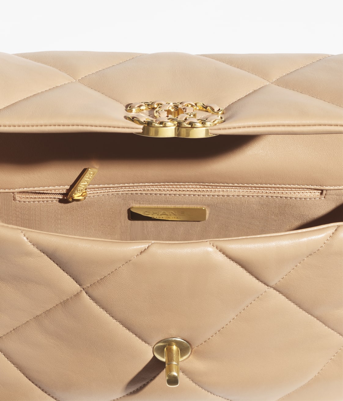 Replicate CHANEL 19 HANDBAG(1:1 replica)