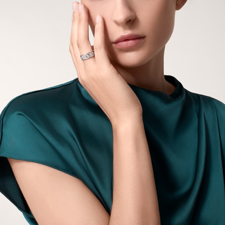 Replicate LOVE ring, classic model, paved, 6 diamonds(1:1 replica)