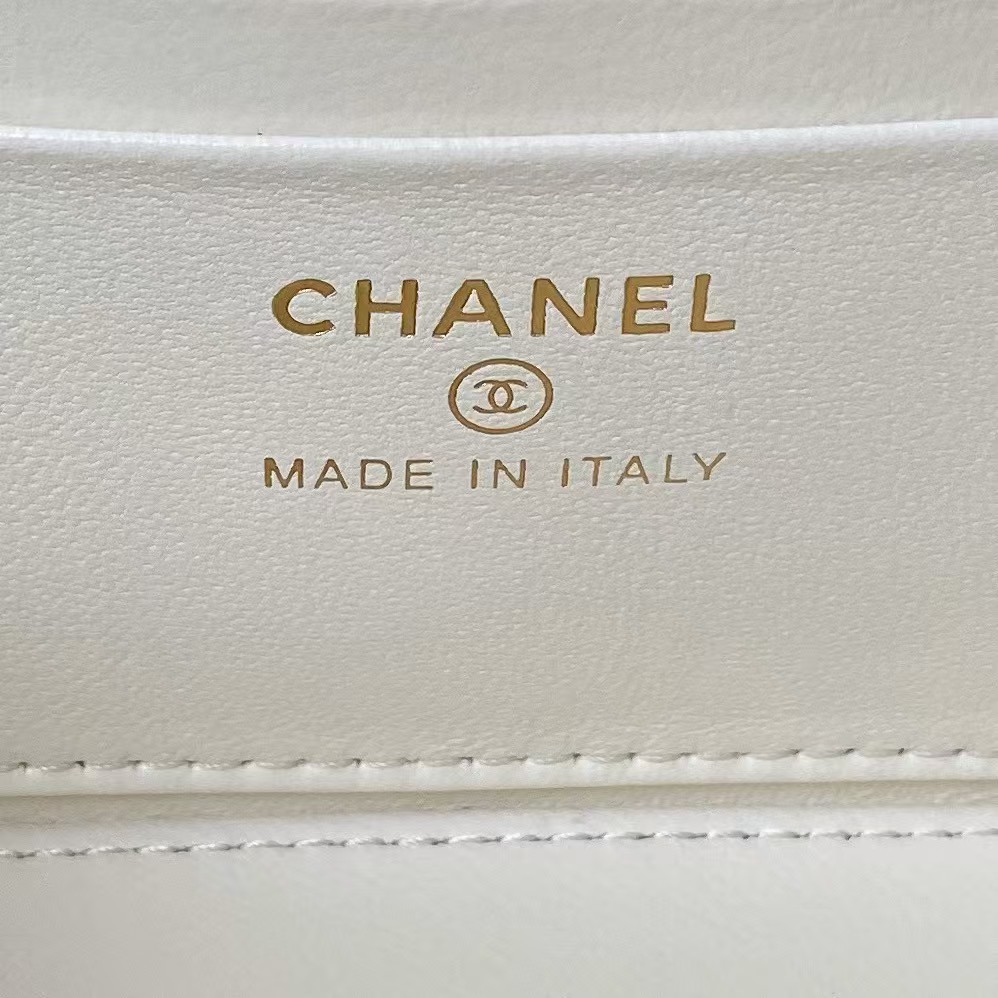 Replicate Chanel AP3804 Clutch Lambskin Cosmetic Bag With Pearl Handle White(1:1 replica)