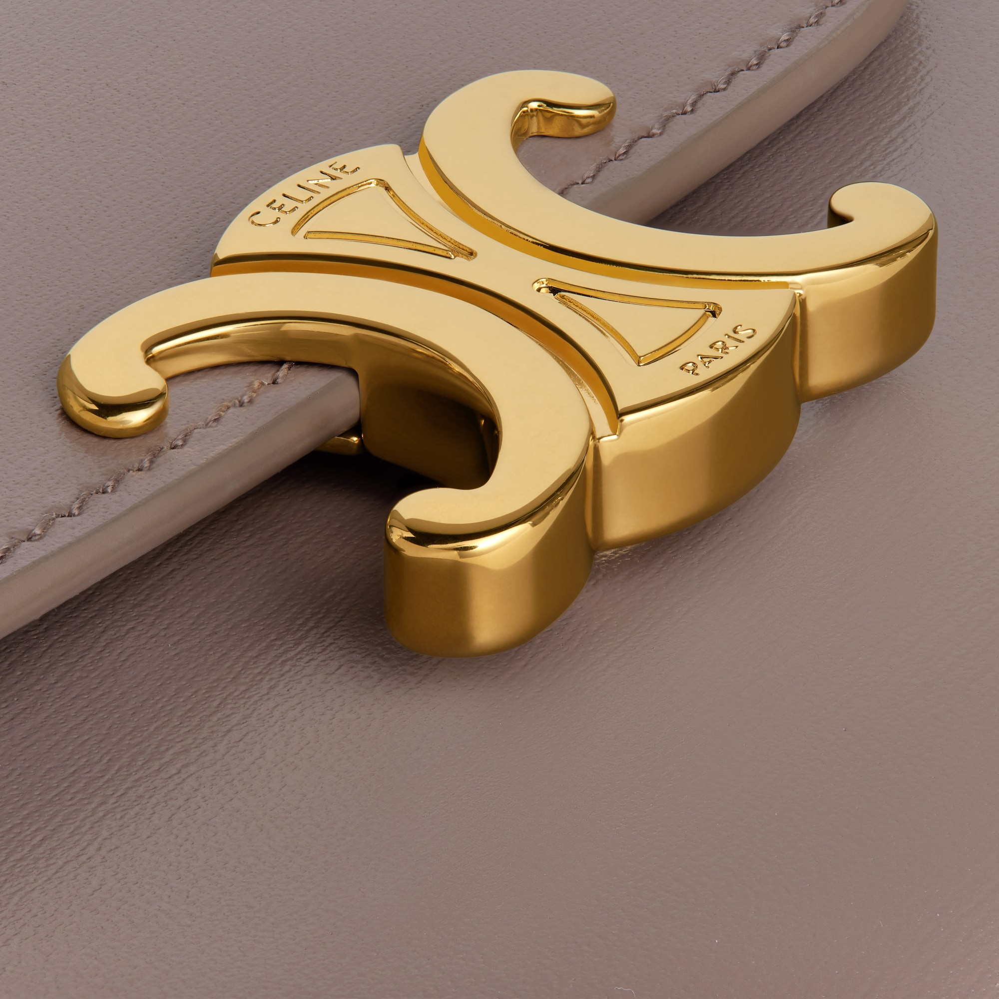 Replicate SMALL FLAP WALLER TRIOMPHE IN SHINY CALFSKIN PEBBLE(1:1 replica)