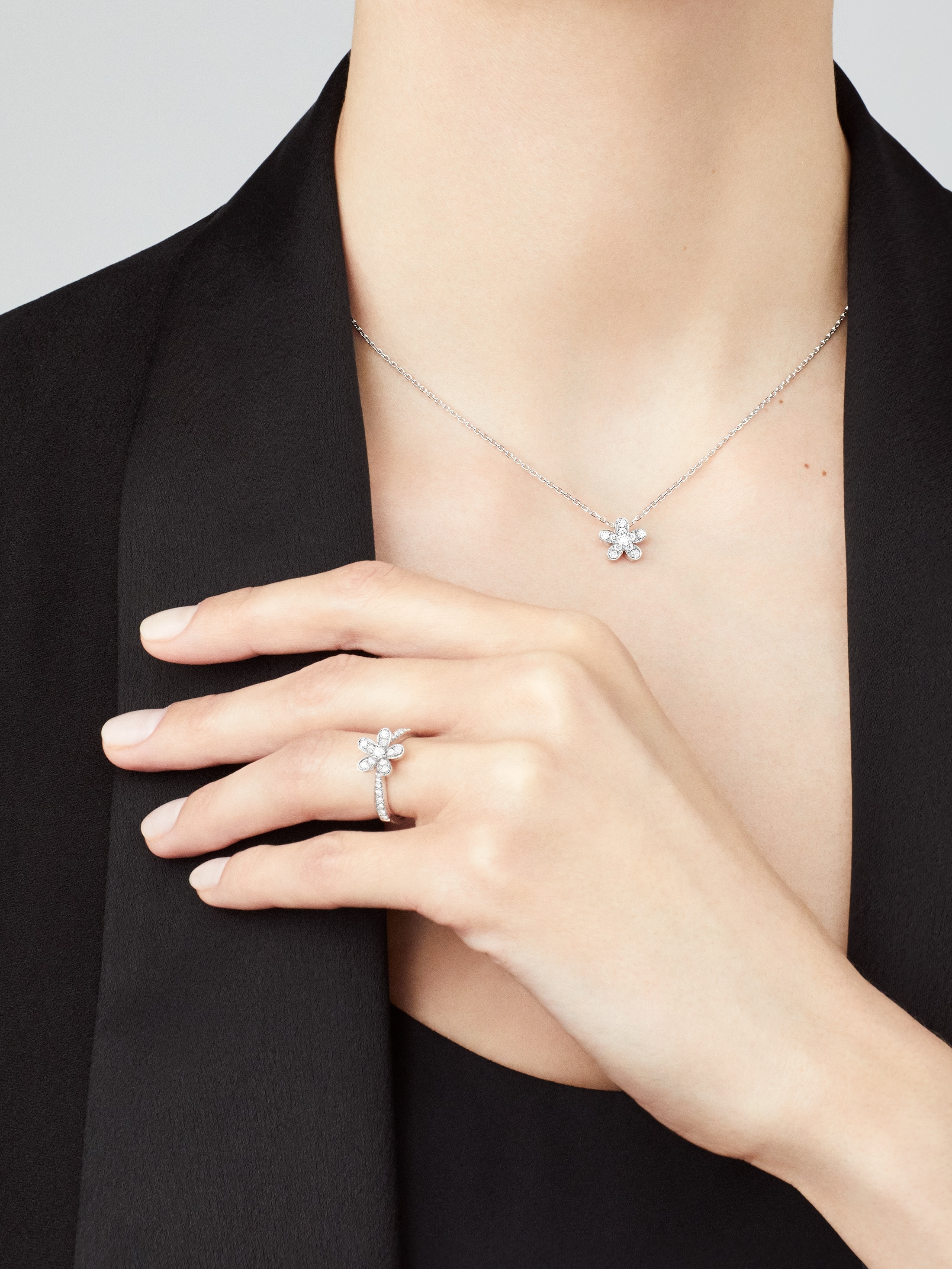 Replicate Socrate pendant, 1 flower(1:1 replica)