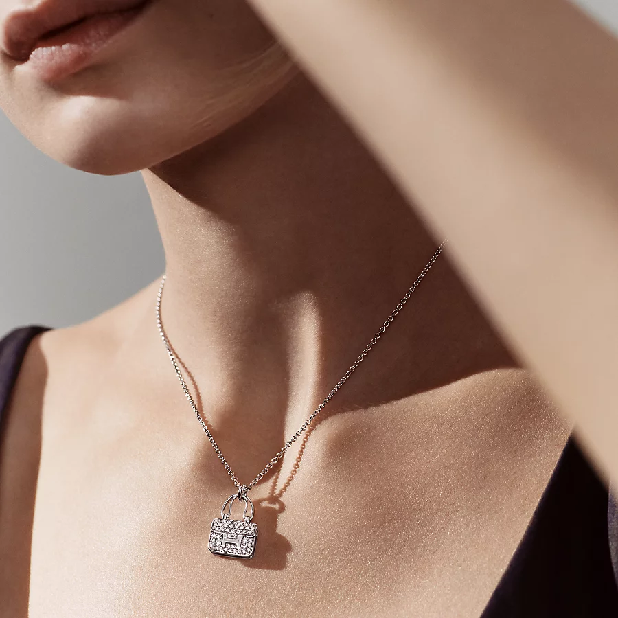 Replicate Amulettes Constance pendant(1:1 replica)