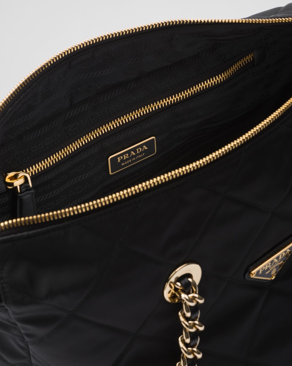 Replicate Prada Re-Edition 1995 Chaîne Large Re-Nylon Bag(1:1 replica)