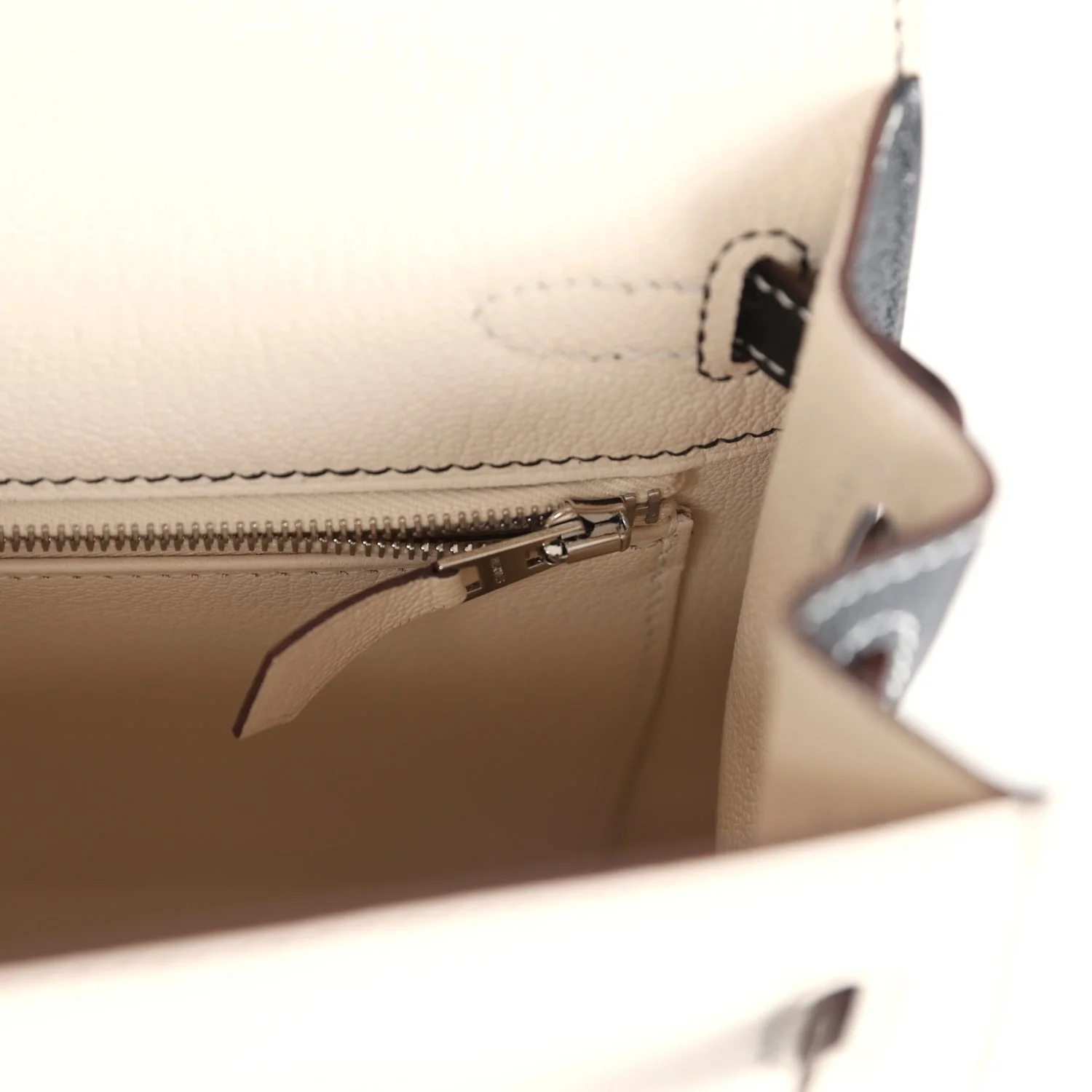 Replicate Hermes Special Order (HSS) Kelly Sellier 25 Nata and Black Chevre Mysore Brushed Palladium Hardware(1:1 replica)