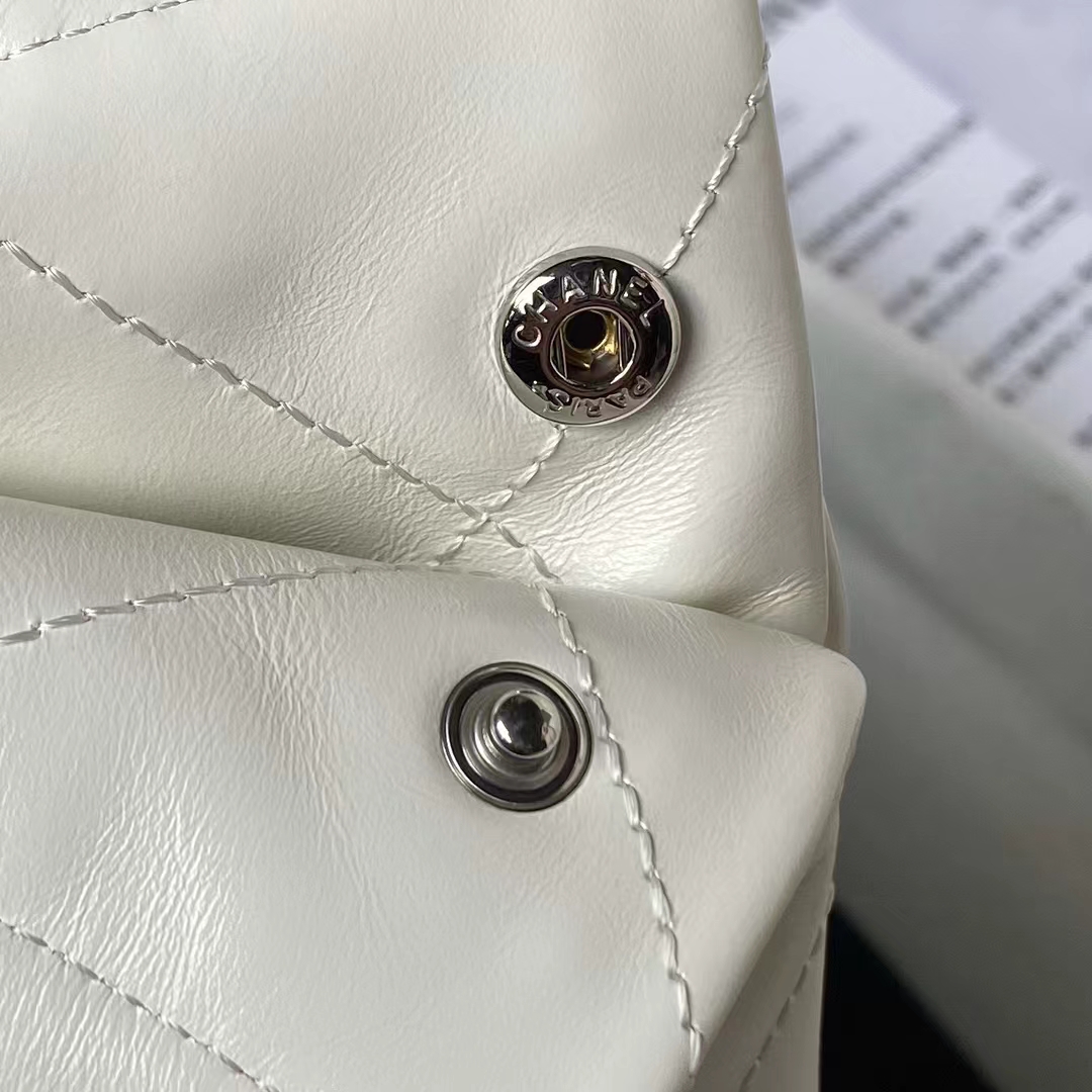 Replicate Chanel 22 AS3260 Small Bag White Calfskin Silver Gradient Hardware(1:1 replica)