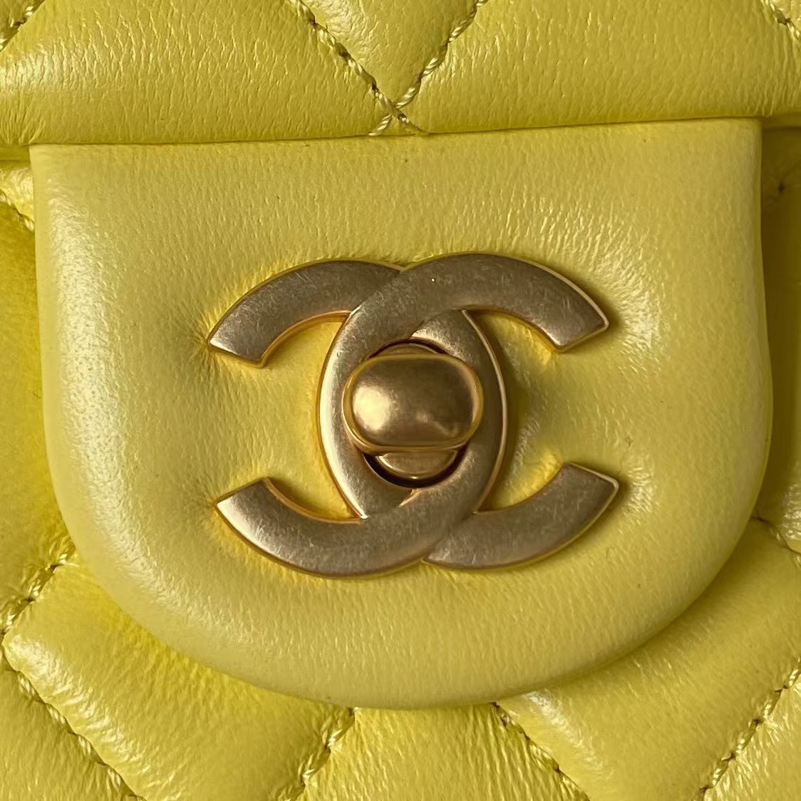 Replicate Chanel 23S AS4064 Camellia Embossed Chain Lambskin Flap Bag Yellow(1:1 replica)