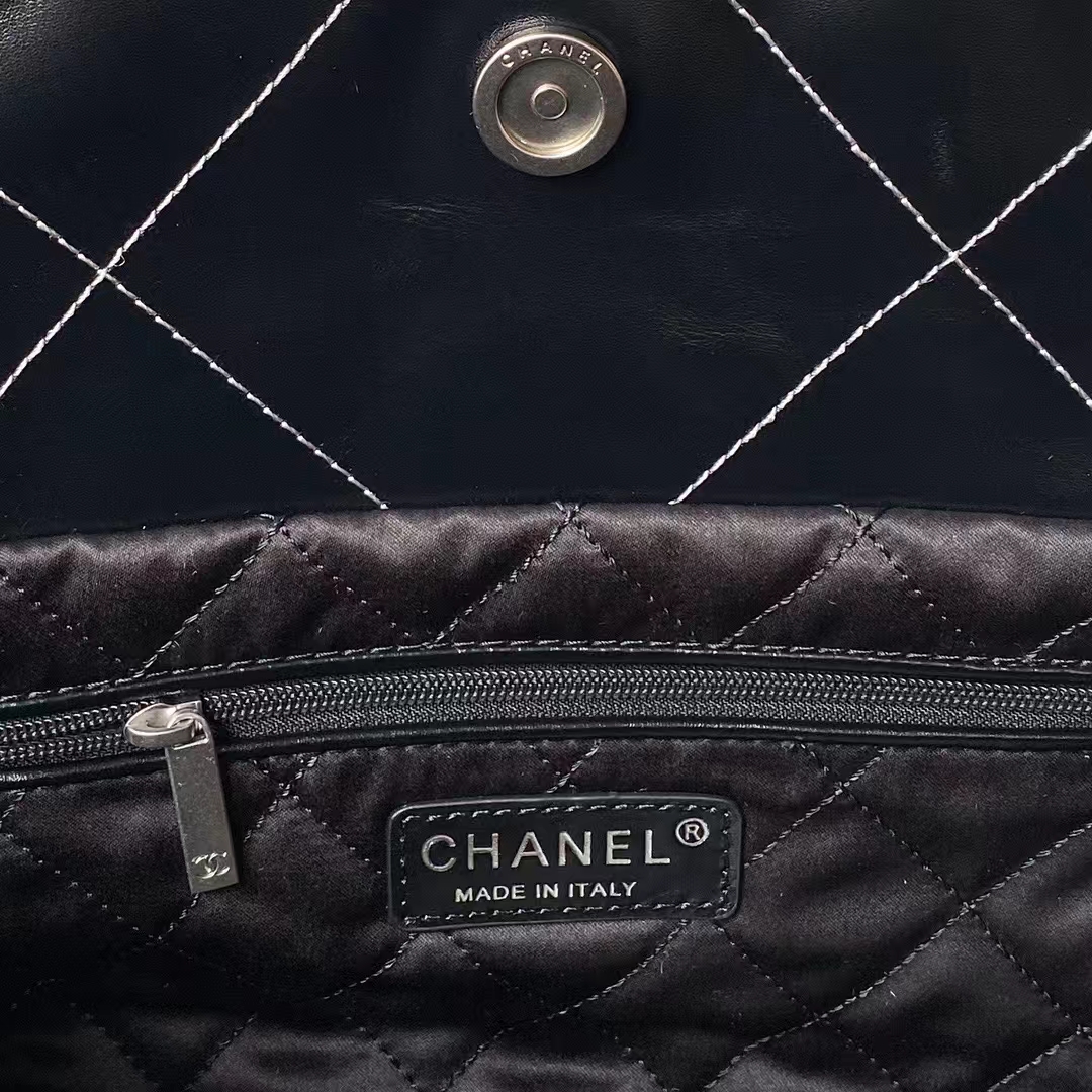 Replicate Chanel 22 AS3260 Small Bag Black and Silver Shiny Calfskin Silver Hardware(1:1 replica)