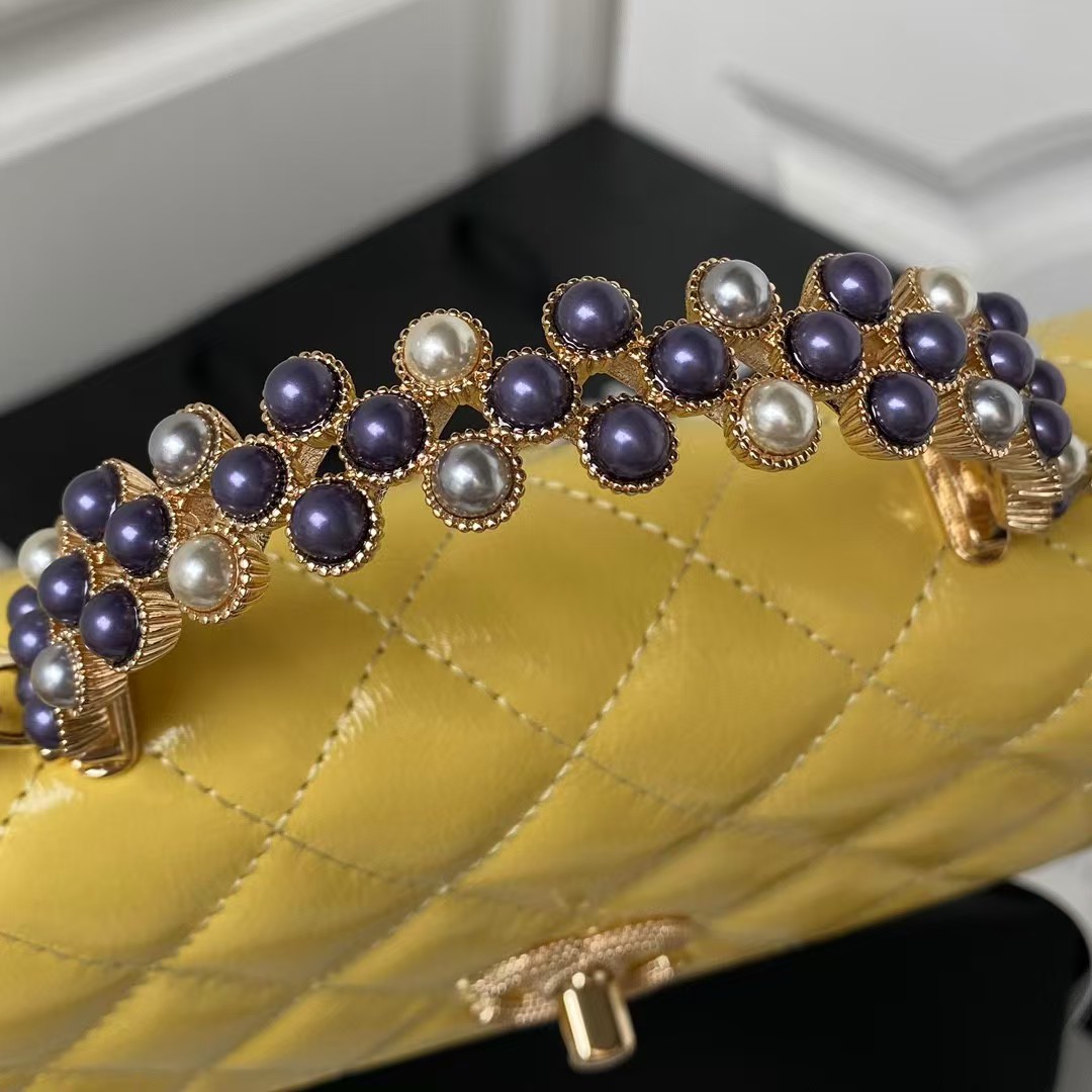 Replicate Chanel 24P AP3803 Shiny Crinkled Lambskin Chain Clutch Pearl Handle Yellow(1:1 replica)