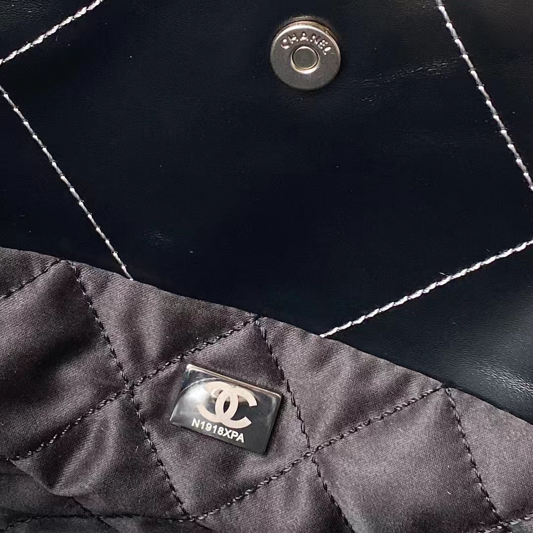 Replicate Chanel 22 AS3260 Small Bag Black and Silver Shiny Calfskin Silver Hardware(1:1 replica)