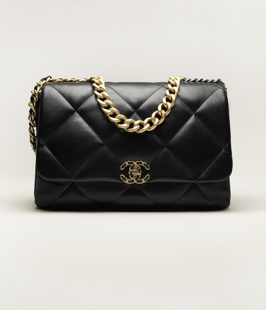 Replicate CHANEL 19 MAXI HANDBAG(1:1 replica)