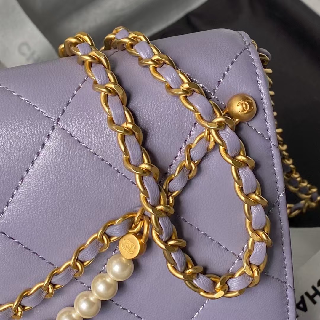 Replicate Chanel AS5011 Flap bag Shiny Lambskin Imitation Pearls   Gold-Tone Metal Light Purple(1:1 replica)