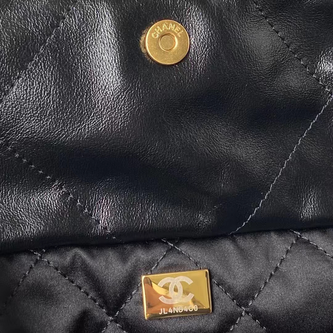 Replicate Chanel 22 AS3260 Small Bag Black Shiny Crumpled Calfskin Gold Hardware(1:1 replica)