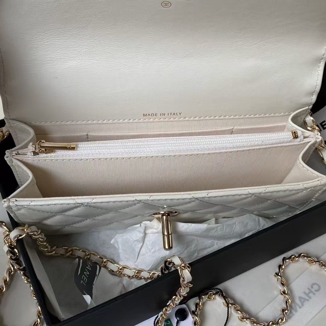 Replicate Chanel 24P AP3803 Shiny Crinkled Lambskin Chain Clutch Pearl Handle White(1:1 replica)