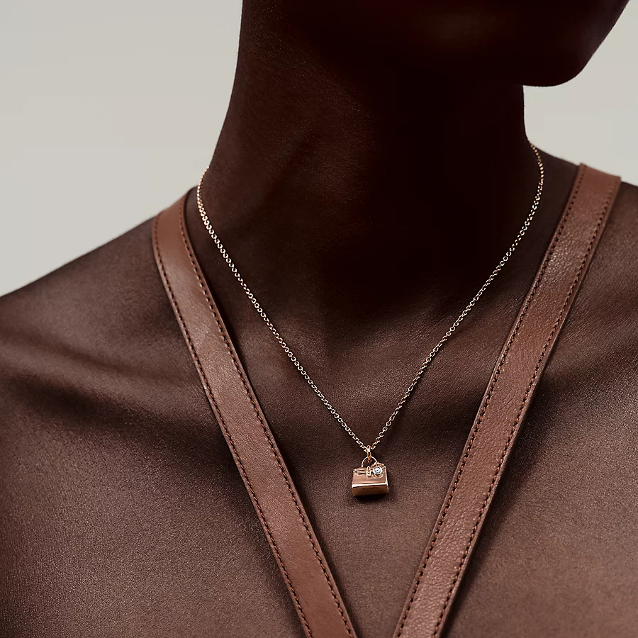 Replicate Amulettes Kelly pendant(1:1 replica)