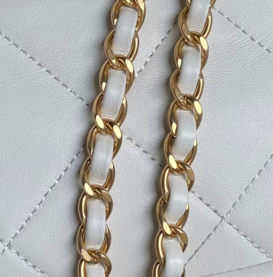 Replicate Chanel 24B AS5038 Lambskin Clutch White(1:1 replica)