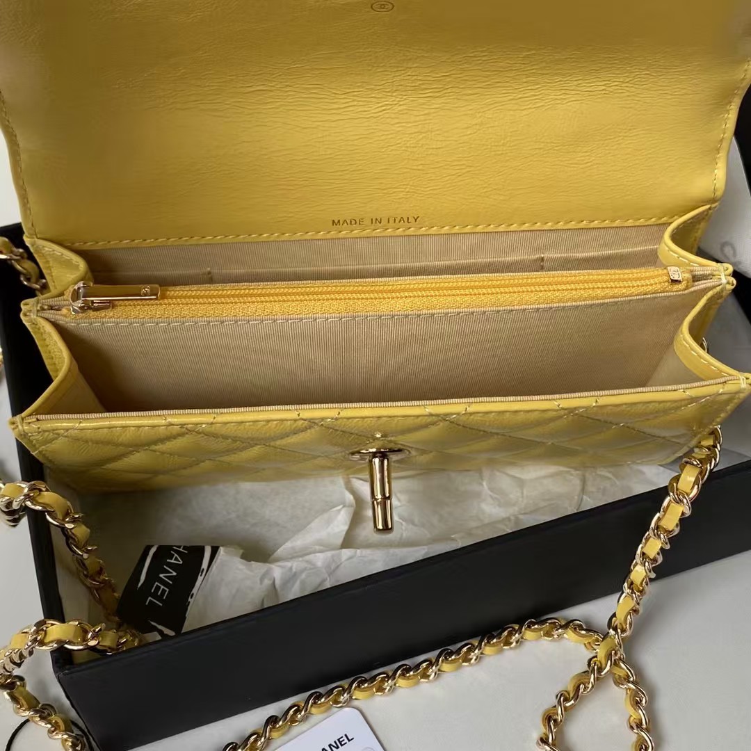 Replicate Chanel 24P AP3803 Shiny Crinkled Lambskin Chain Clutch Pearl Handle Yellow(1:1 replica)
